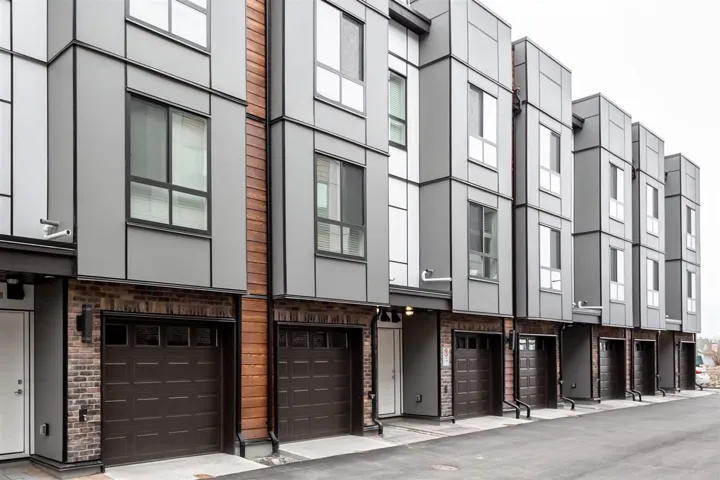 39 19760 55 AVENUE, Langley, British Columbia V3A3W9