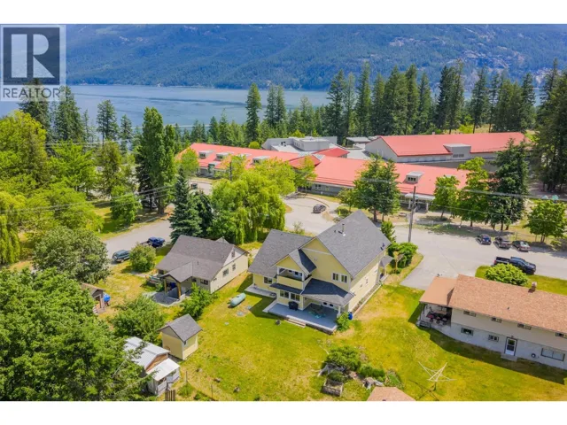 509 6th Street, Kaslo, British Columbia V0G1M0
