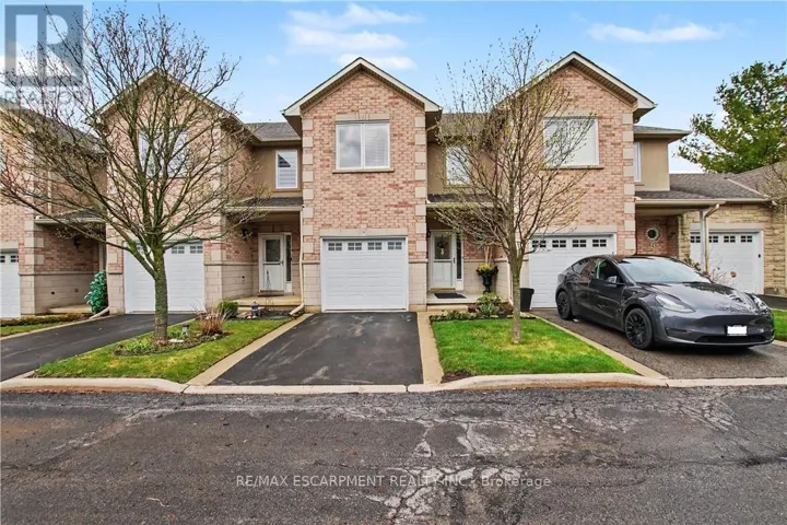 44 - 81 VALRIDGE DRIVE, Hamilton (Ancaster), Ontario L9G5B6