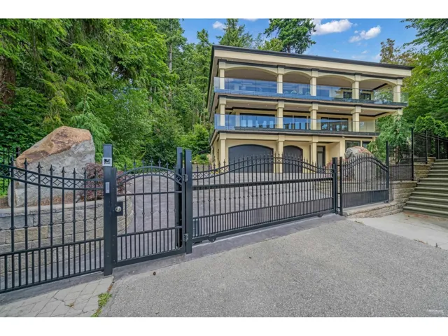 1349 ANDERSON STREET, White Rock, British Columbia V4B3P4