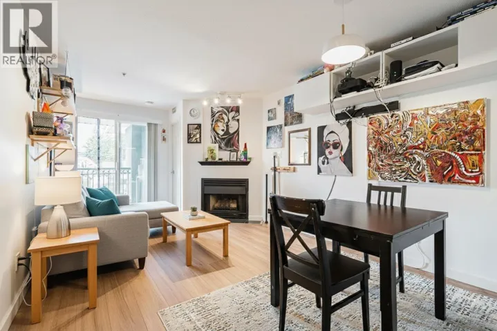 212 868 KINGSWAY, Vancouver, British Columbia V6V3C3