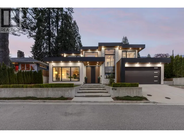 976 MELBOURNE AVENUE, North Vancouver, British Columbia V7R1N9