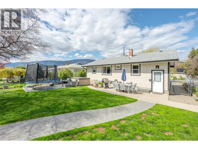 6437 BADGER Street, Oliver, British Columbia V0H1T3