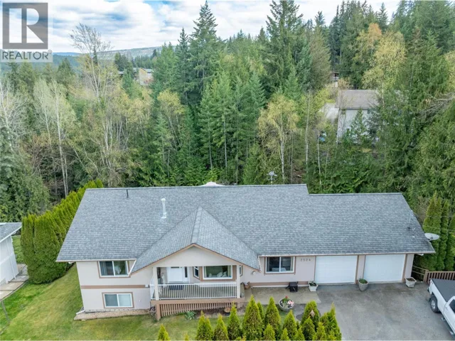 2524 Parkdale Place, Blind Bay, British Columbia V0E1H1