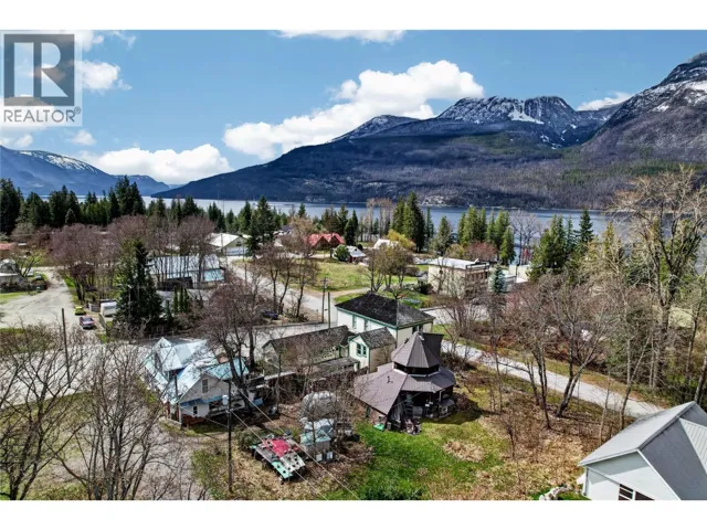 806 BELLEVUE Street, New Denver, British Columbia V0G1S1