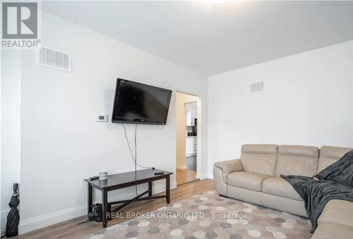 MAIN - 301 WALLACE AVENUE S, Welland (Lincoln/Crowland), Ontario L3B1R8