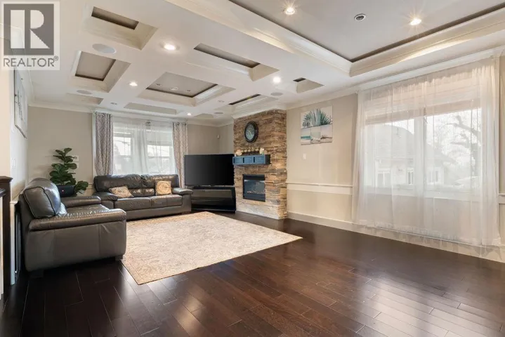 8363 VICTORIA DRIVE, Vancouver, British Columbia V5P4A8