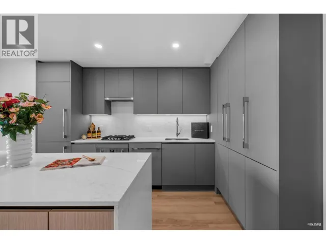 801 5593 NO. 3 ROAD, Richmond, British Columbia V6X0X6