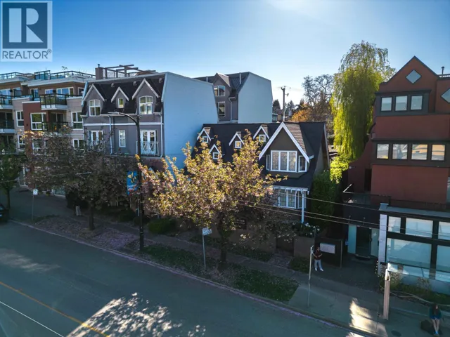 3335 DUNBAR STREET, Vancouver, British Columbia V6S2B9