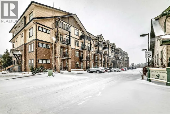 101, 117 Copperpond Common SE, Calgary, Alberta T2Z5E2