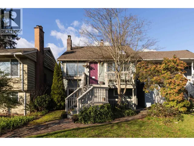 612 E 4TH STREET, North Vancouver, British Columbia V7L1J8