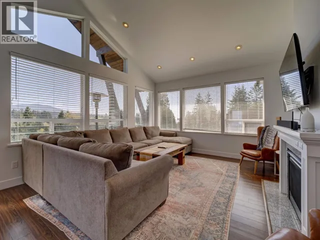 825 BAYVIEW HEIGHTS ROAD, Gibsons, British Columbia V0N1V8
