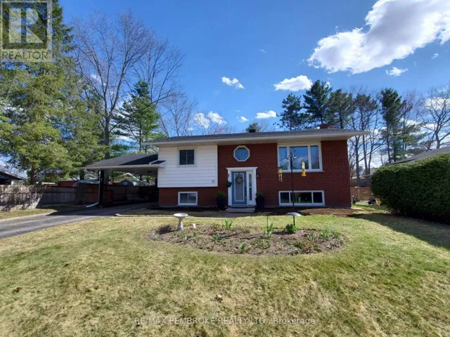 13 POINT CRESCENT, Petawawa, Ontario K8H3G1