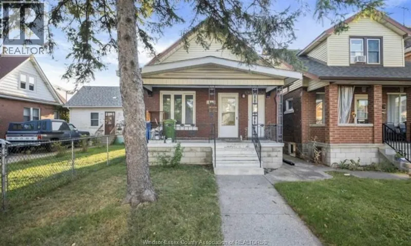 1085 Langlois AVENUE Unit# Main, Windsor, Ontario N9A2H4