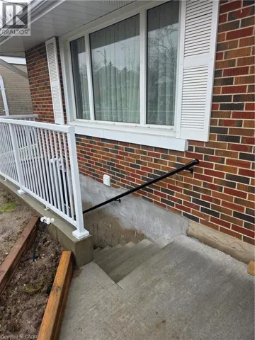 22 MONTROSE Avenue, Kitchener, Ontario N2M1Y2