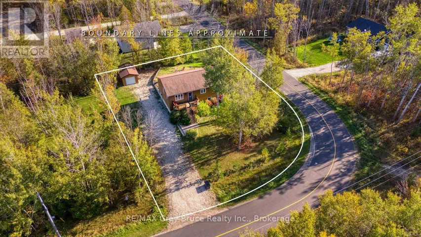 104 MAPLE DRIVE, Northern Bruce Peninsula, Ontario N0H1Z0