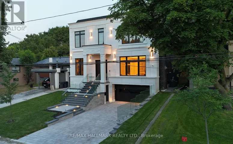 215 NORTHWOOD DRIVE, Toronto (Newtonbrook East), Ontario M2M2K5