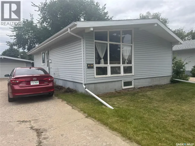 545 5th STREET N, Weyburn, Saskatchewan S4H0Z9