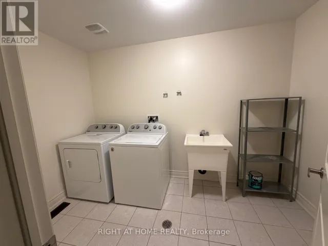 9 STRAWCUTTER GATE, Vaughan (Patterson), Ontario L6A4Y5