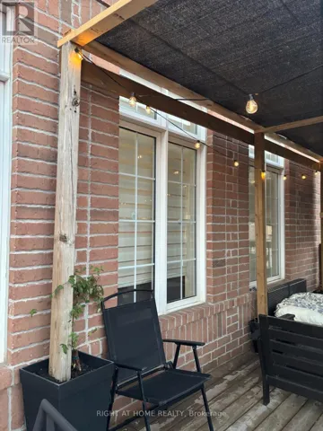 9 STRAWCUTTER GATE, Vaughan (Patterson), Ontario L6A4Y5