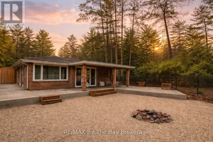 54 HOMEWOOD AVENUE, Wasaga Beach, Ontario L9Z2M2