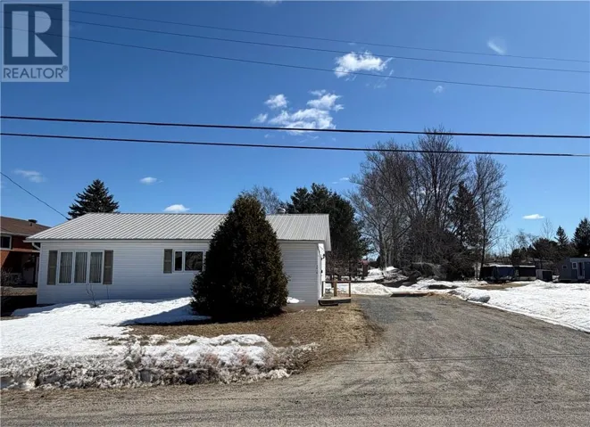 4418 Theresa Avenue, Hanmer, Ontario P3P1M2