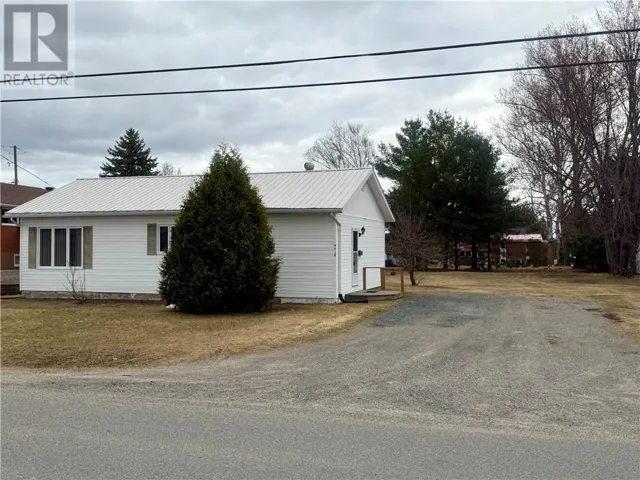 4418 Theresa Avenue, Hanmer, Ontario P3P1M2