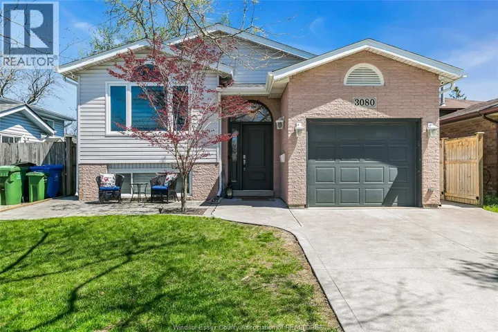 3080 LOEBACH DRIVE, Windsor, Ontario N8T3M8