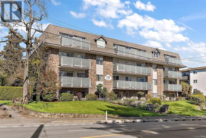 105 710 Lampson St, Esquimalt, British Columbia V9A6A6