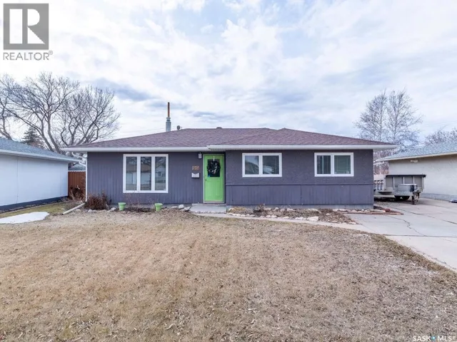 2518 Tomlinson CRESCENT, Saskatoon, Saskatchewan S7L3N2