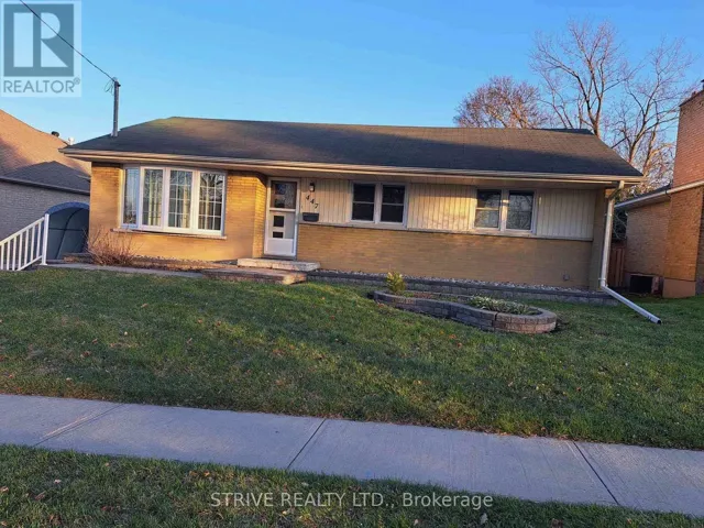 447 RIDGEWAY AVENUE, Oshawa (McLaughlin), Ontario L1J2V8