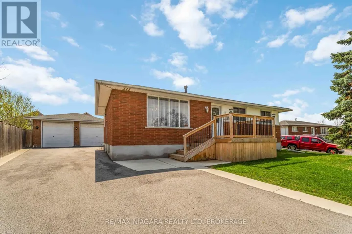 4 ROSSIE PLACE, St. Catharines (Oakdale), Ontario L2P2G6