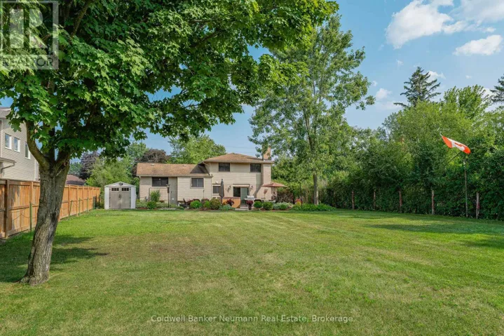 61 BELLEVUE STREET, Guelph (Dovercliffe Park/Old University), Ontario N1G1E9
