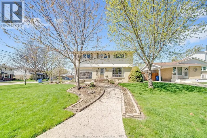 391 BETTY DRIVE, Windsor, Ontario N8S3W9