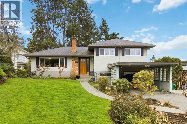 751 Cameo St, Saanich, British Columbia V8X3R9