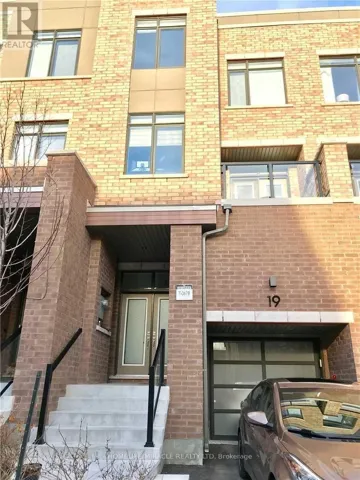 19 GLENNGARRY CRESCENT, Vaughan (Maple), Ontario L6A4Z4