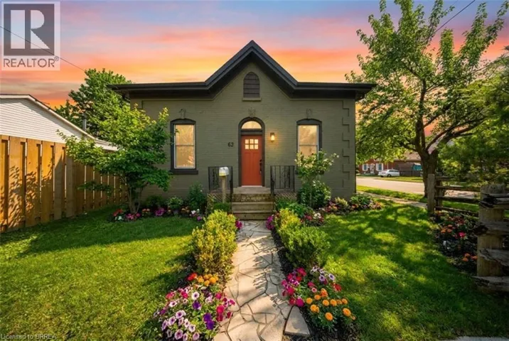 62 WALNUT Street, Brantford, Ontario N3T1H2