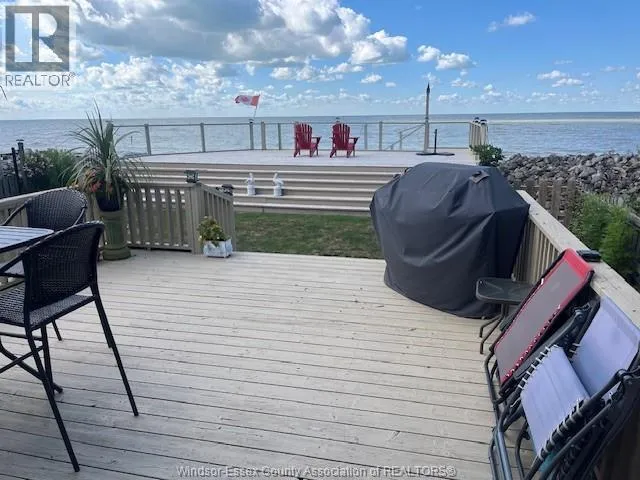 813 ERIE SHORES DRIVE, Colchester, Ontario N0R1G0