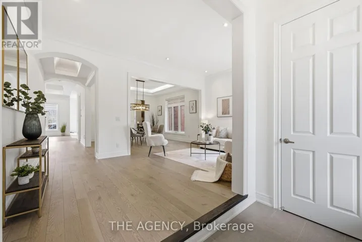 36 BLENHEIM CIRCLE, Whitby, Ontario L1P0E3