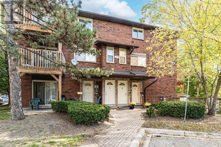 7 - 21 EVERGREEN COURT, Barrie (Ardagh), Ontario L4N6W8