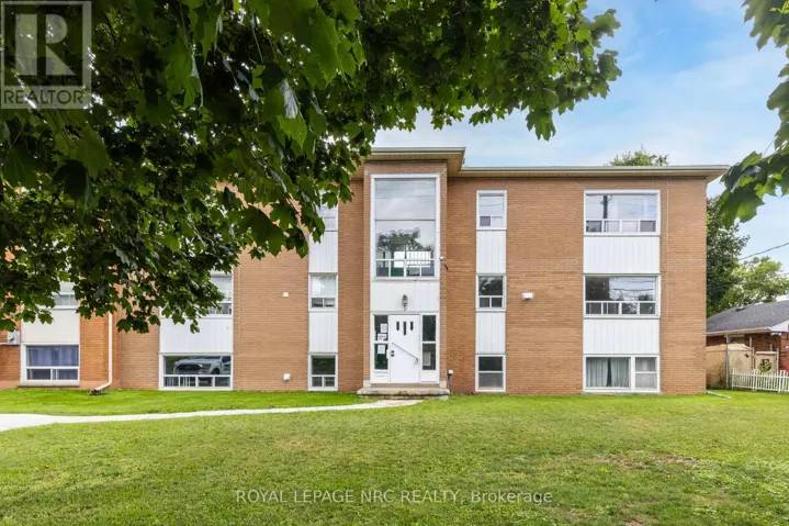 UNIT 3 - 3-5 OLIVE STREET, Grimsby (Grimsby Beach), Ontario L3M2B4