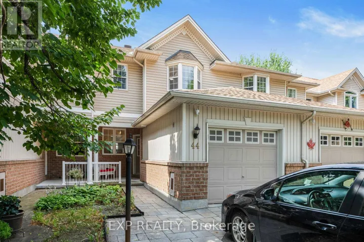 44 TOBERMORY CRESCENT, Ottawa, Ontario K2K3M4