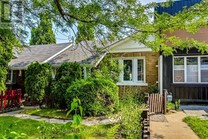 UPPER - 317 VICTORIA PARK AVENUE, Toronto (Birchcliffe-Cliffside), Ontario M4E3S7