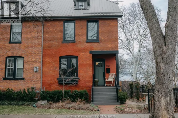 796 Monmouth ROAD, Windsor, Ontario N8Y3L2
