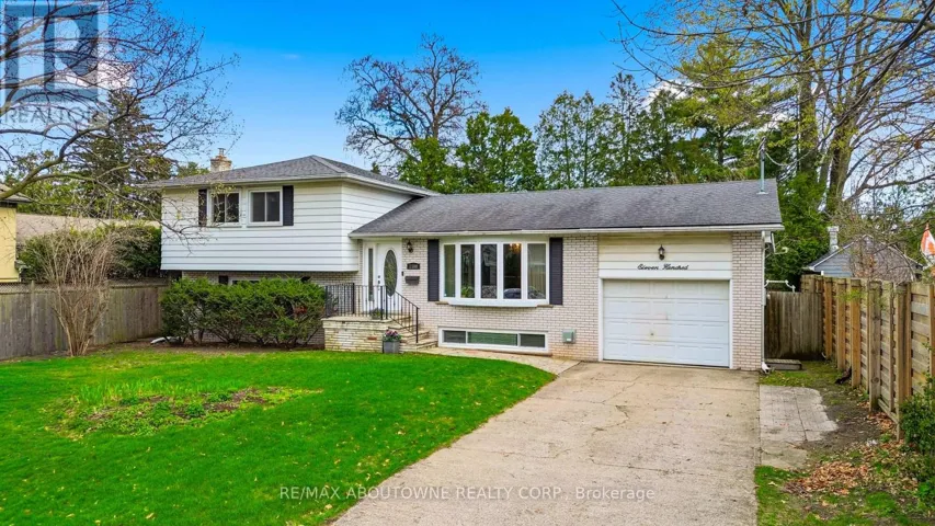 1100 SHAW STREET, Oakville (WO West), Ontario L6L2R8