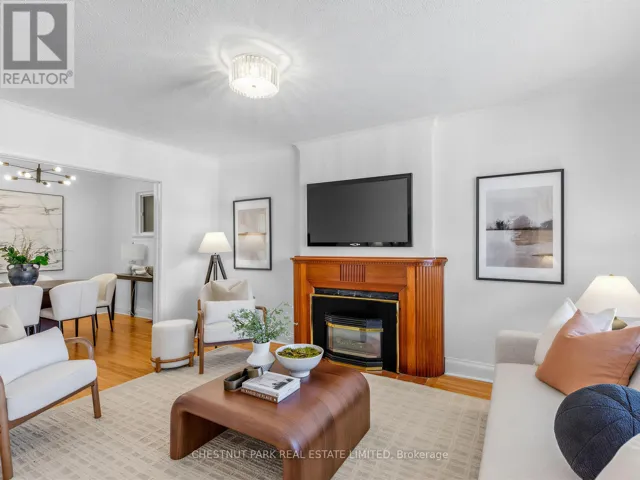 27 AMHERST AVENUE, Toronto (Oakwood Village), Ontario M6E1Z2