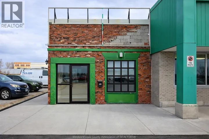 2040 LAUZON ROAD, Windsor, Ontario N8T2Z3