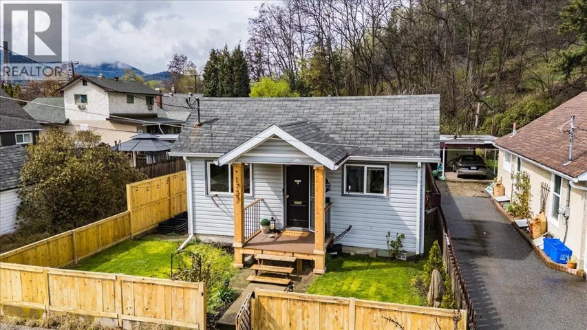 1727 Circle Street, Trail, British Columbia V1R1W8