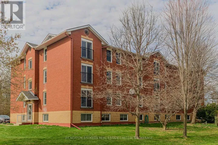 205 - 540 TALBOT PLACE, Gananoque, Ontario K7G3C6