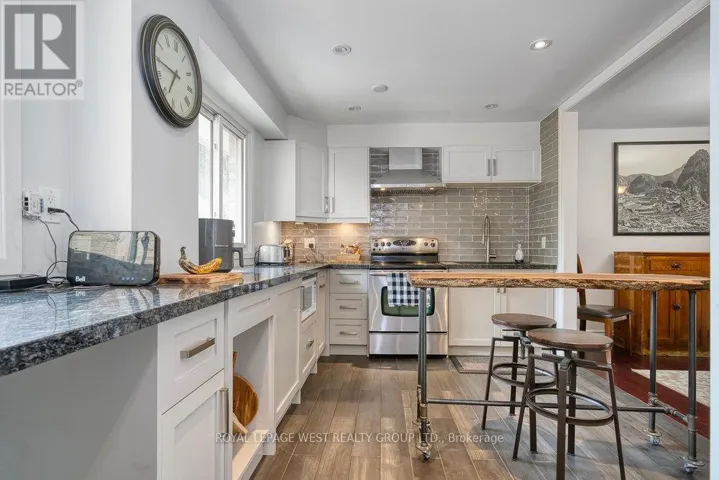 3 - 92 TWENTY NINTH STREET, Toronto (Long Branch), Ontario M8W3B2